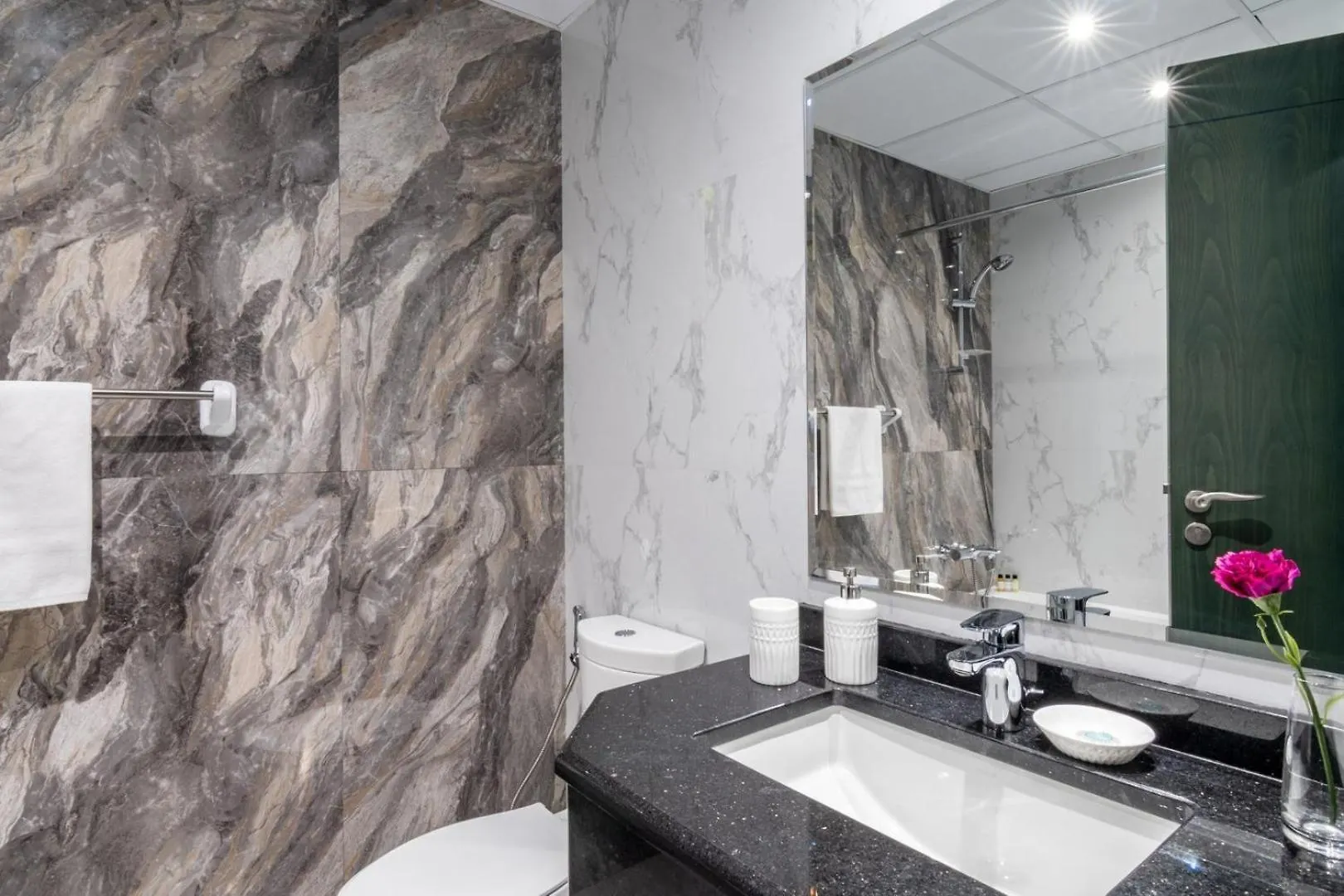 Apartment Guestready Holiday Homes - On The Rocks Dubai
